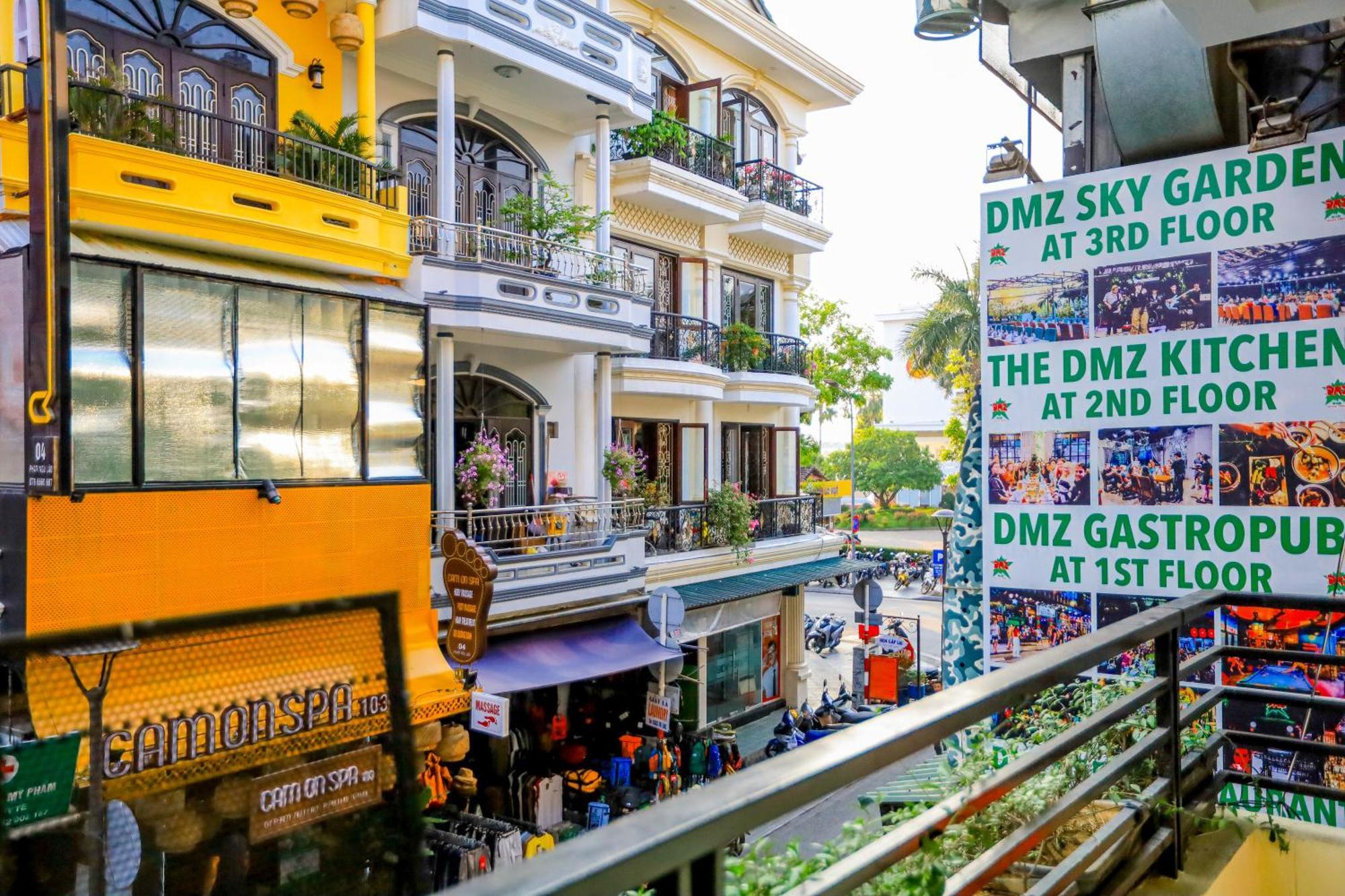 DMZ Hostel Hue Buitenkant foto